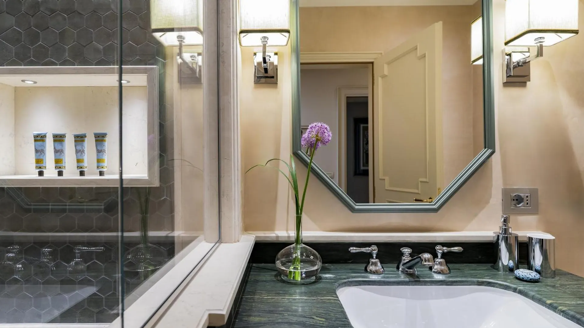 La Dimora Di Lady J Amazing Brandnew Property With 6 Luxury Bedrooms! Benátky