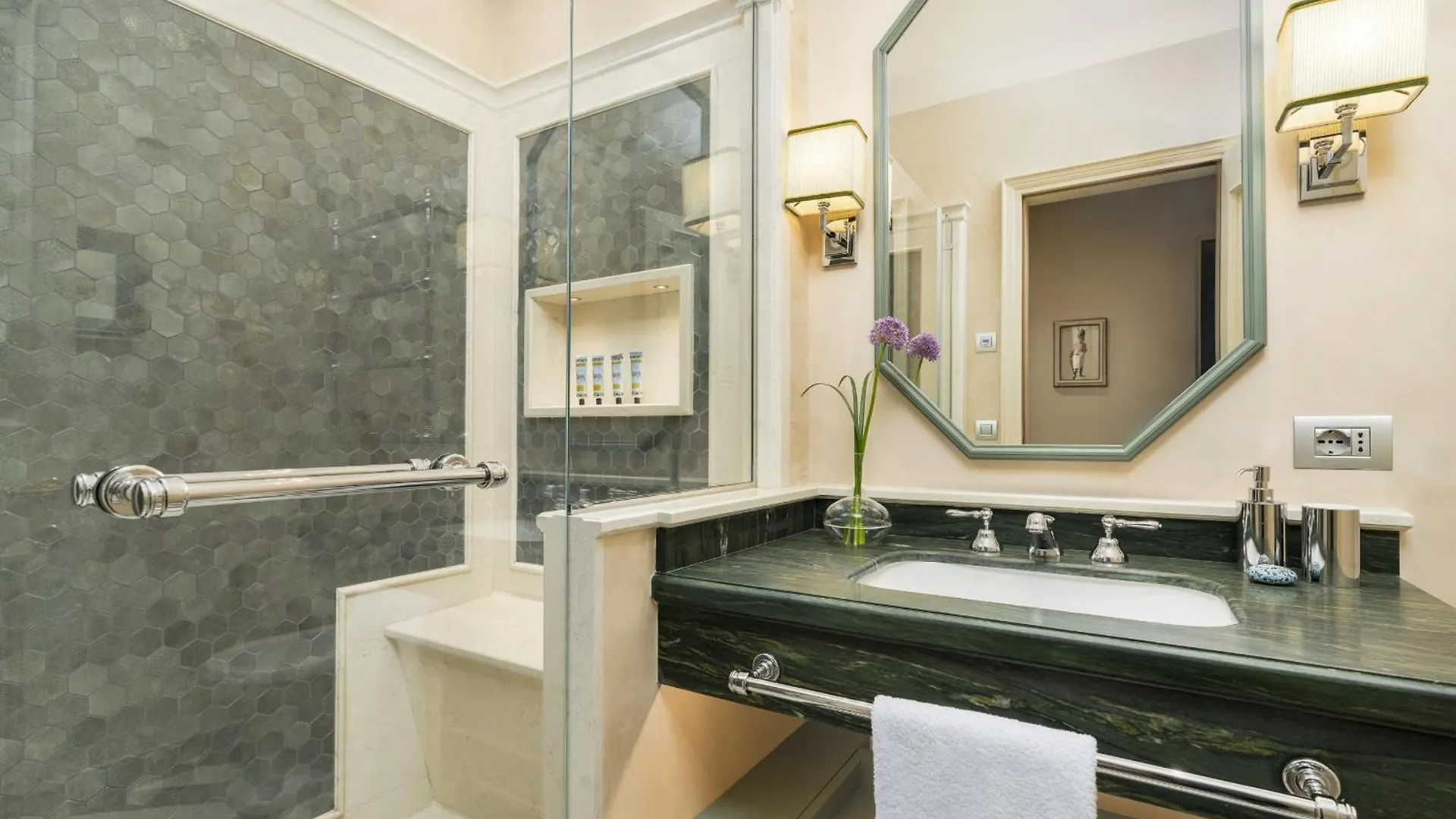 Apartmán La Dimora Di Lady J Amazing Brandnew Property With 6 Luxury Bedrooms! Benátky Itálie